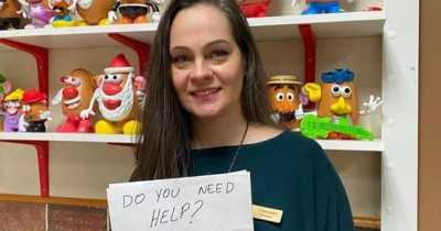 Orlando Waitress Saves A Boy From His Abusive Parents By Passing Him A Note In Restaurant