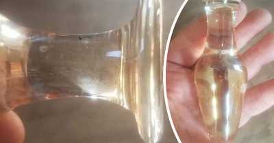 61-Year-Old Woman Seeking Expert Advice On 'Vintage Bottle Stopper' Mortified To Learn What It Actually Is