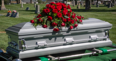 Dog Barks At Father’s Coffin, Son Opens It And Discovers Shocking Truth