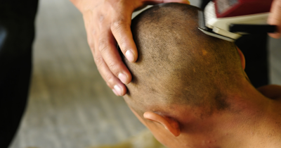 Dad Shaves Daughter’s Head After She Bullies Cancer Patient And Pulls Off Her Wig